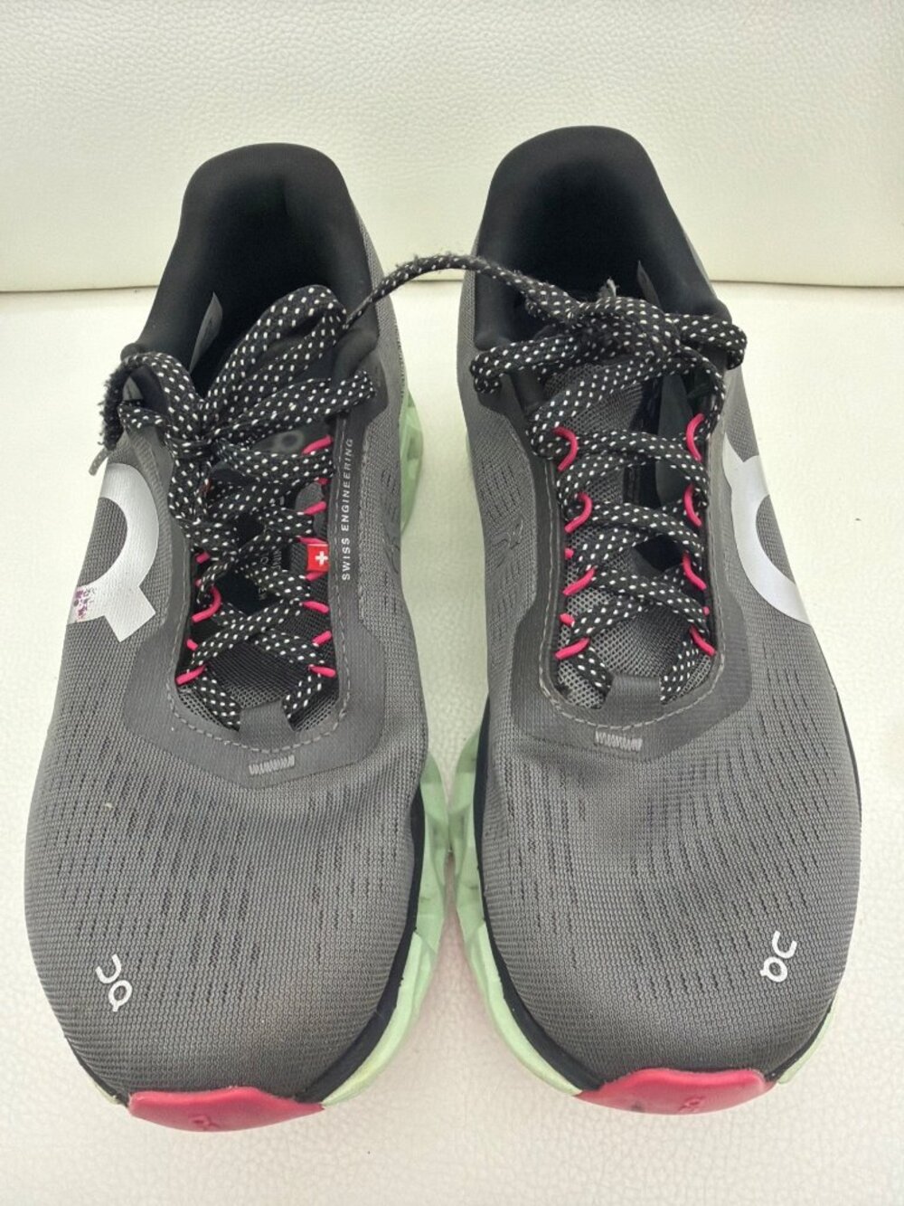 On Cloudmonster 2 Women’s Running / Walking Sneakers Shoes Size 8.5